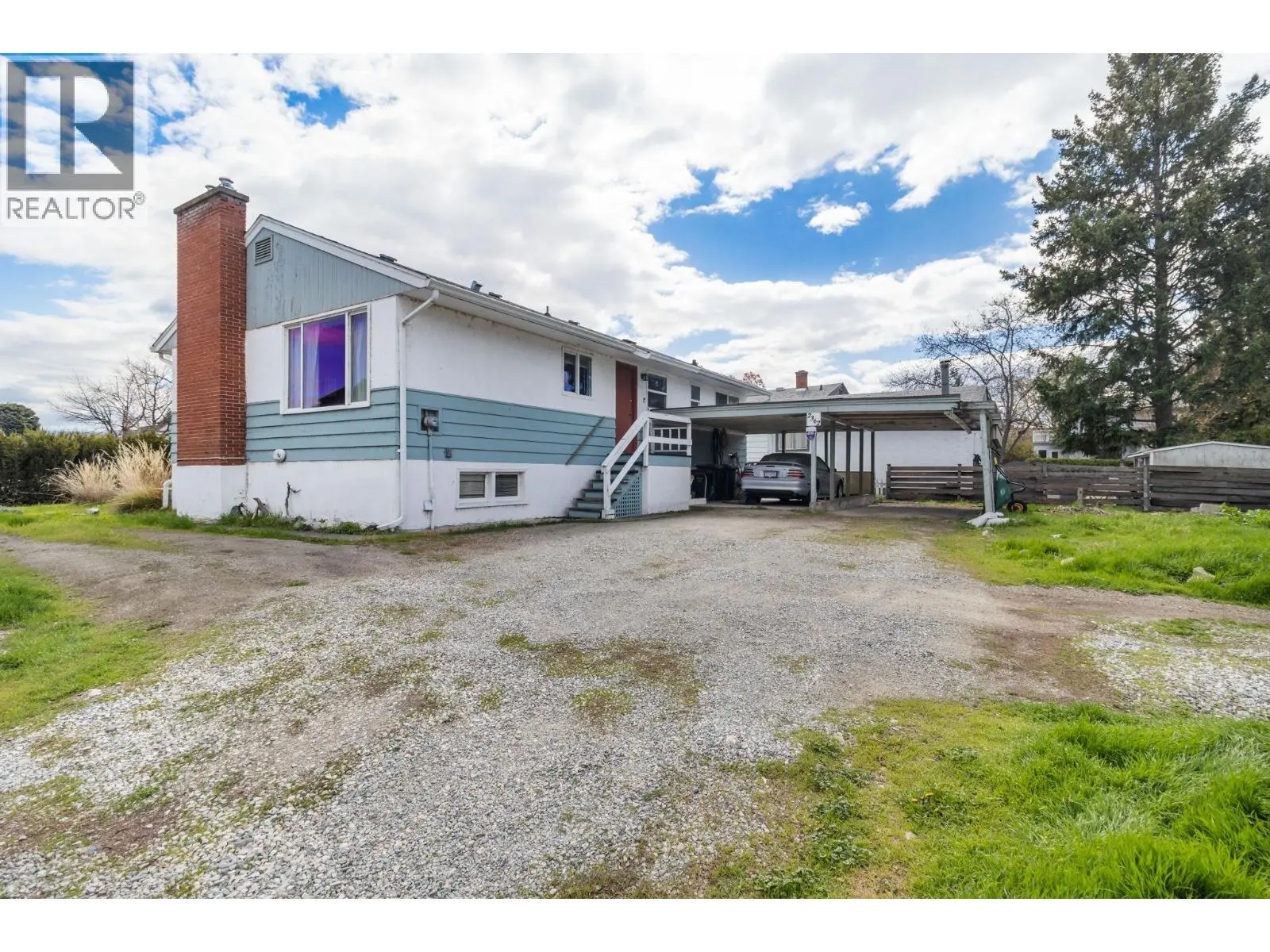 2362 Abbott Street. Kelowna, British Columbia