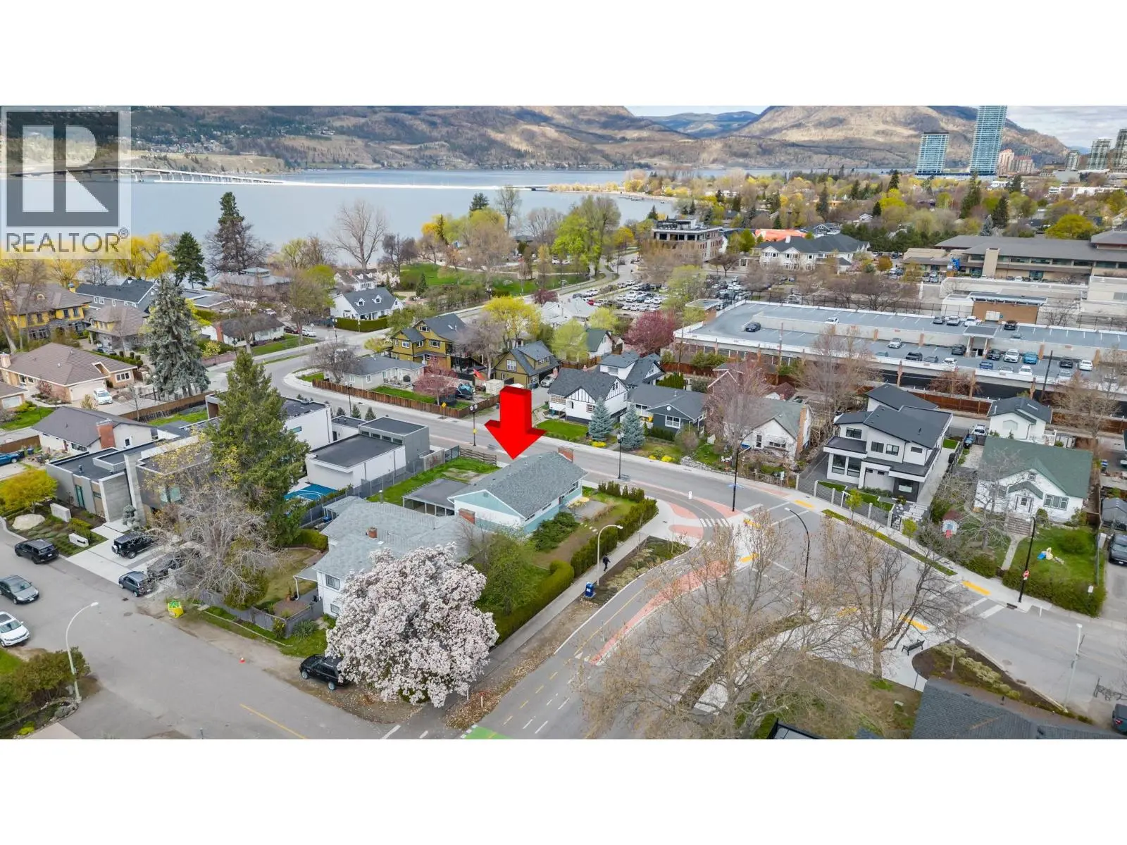 2362 Abbott Street. Kelowna, British Columbia
