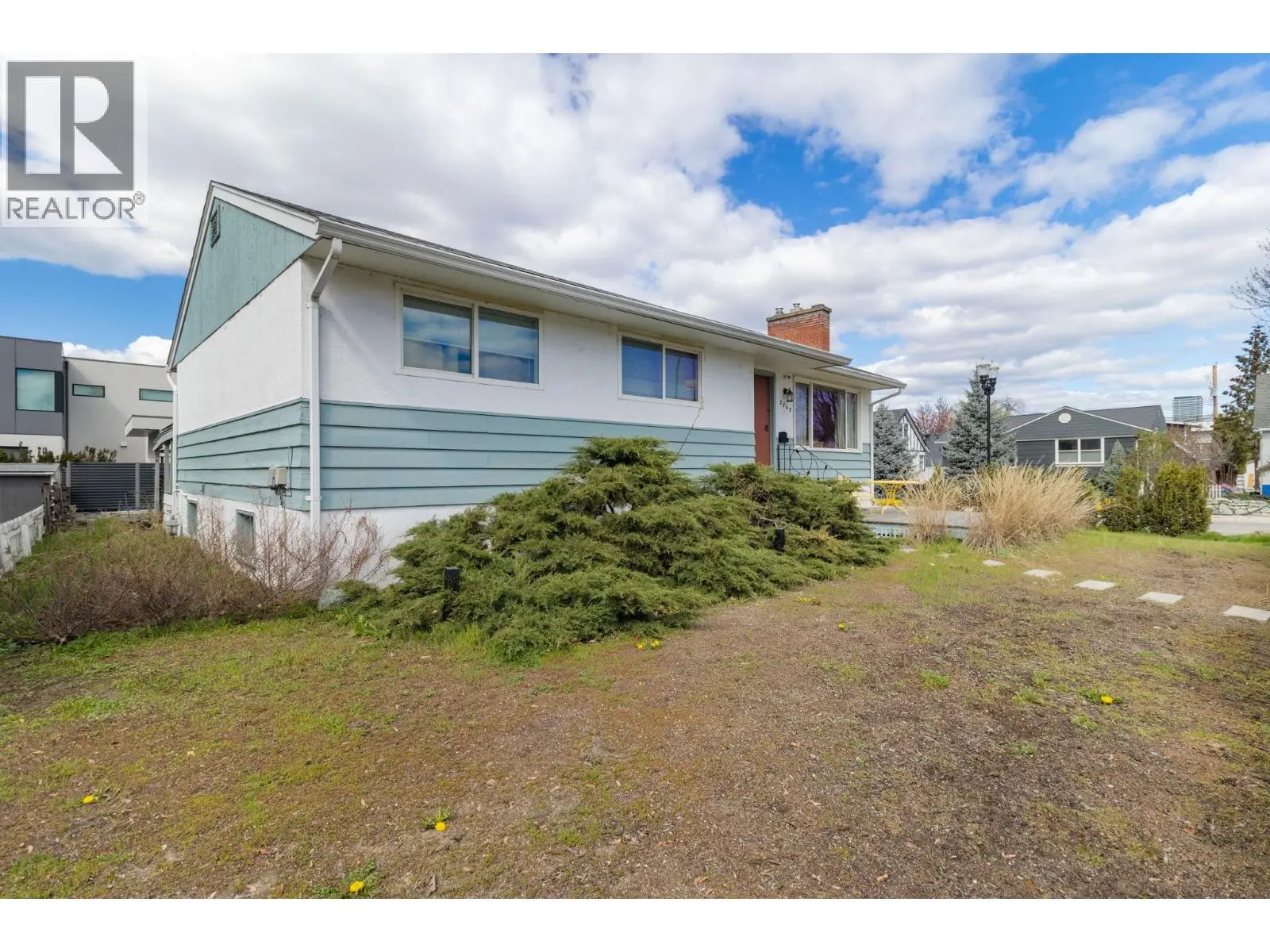 2362 Abbott Street. Kelowna, British Columbia