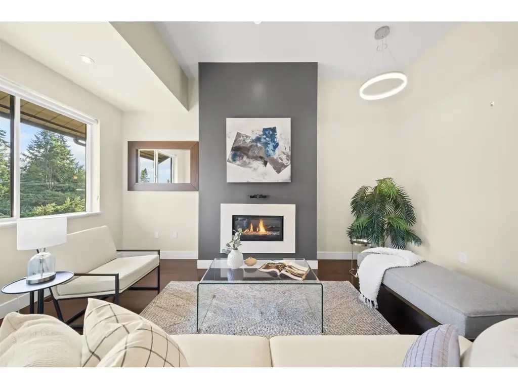 209 13585 16 Avenue, Surrey