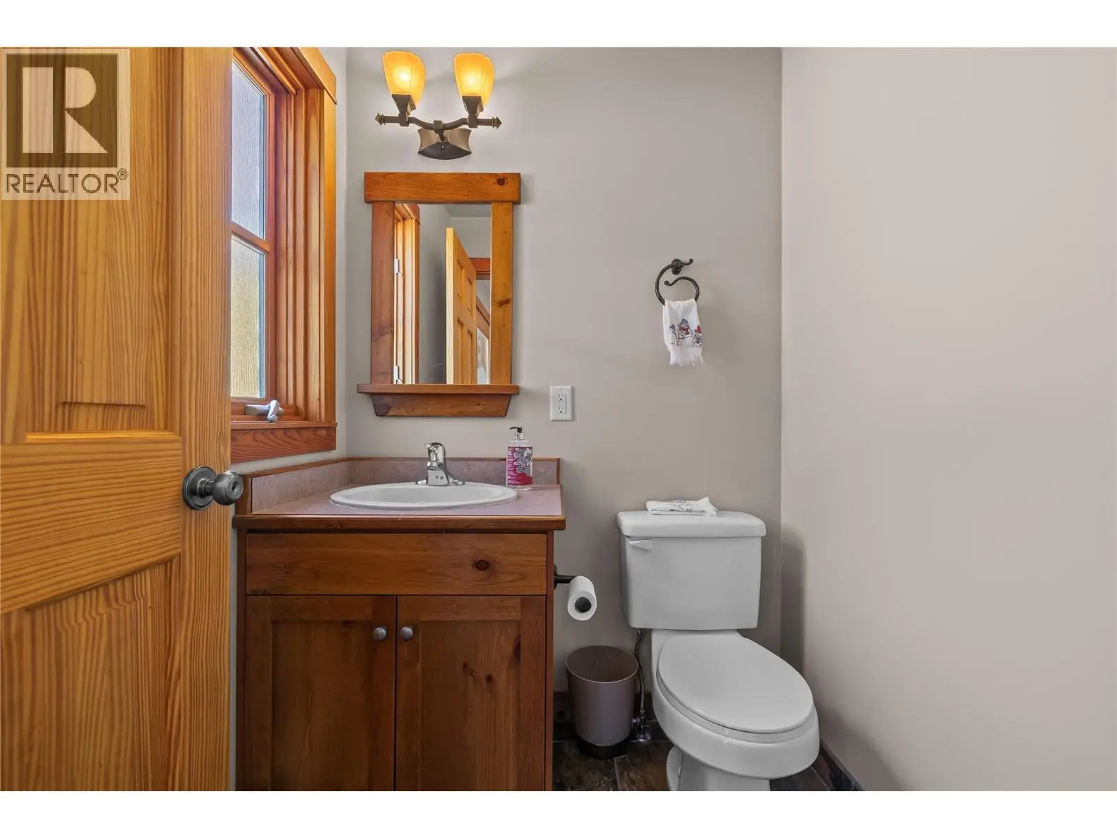 360 Whitehorse Lane Unit# 14. Big White, British Columbia