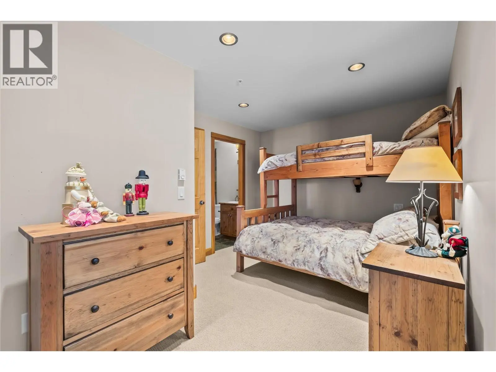 360 Whitehorse Lane Unit# 14. Big White, British Columbia