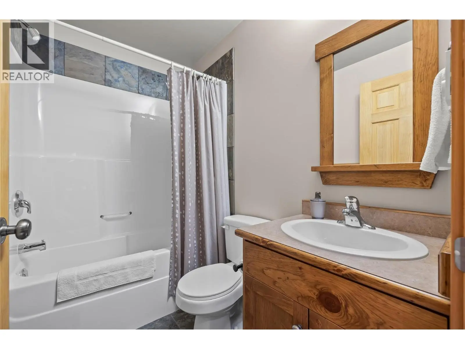 360 Whitehorse Lane Unit# 14. Big White, British Columbia