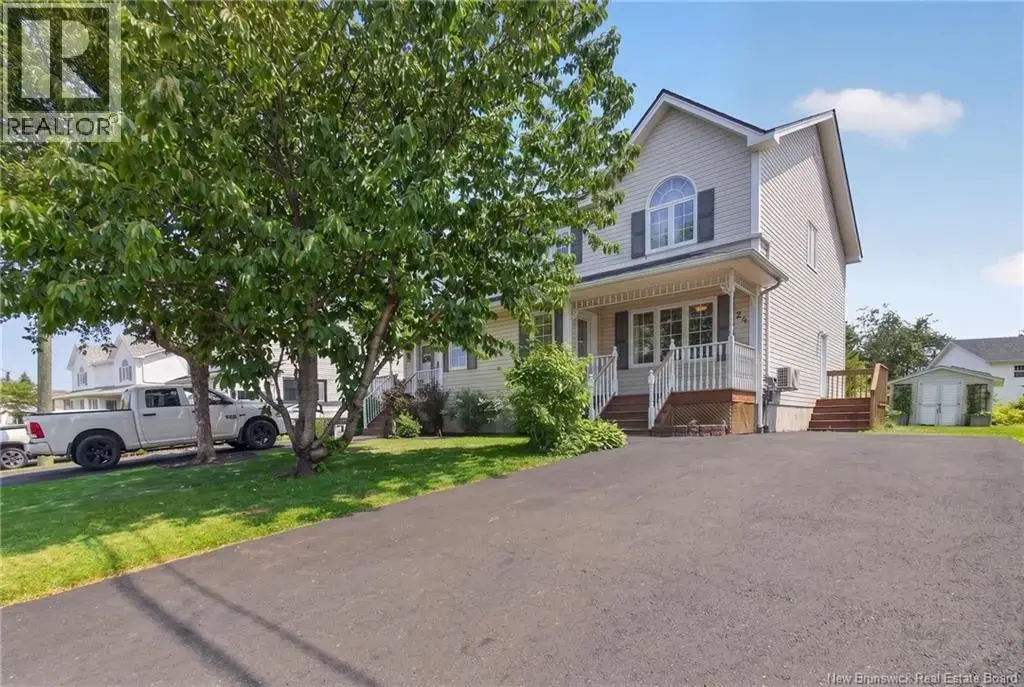 24 Stoneham, Moncton