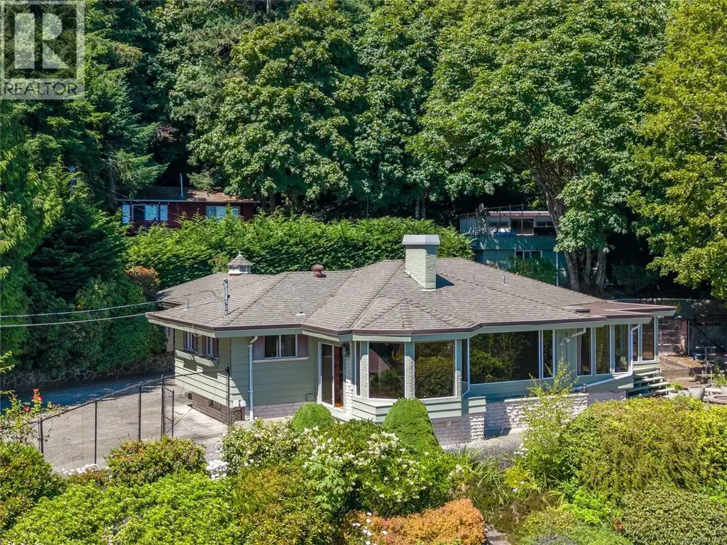 4916 Lochside Dr, Saanich