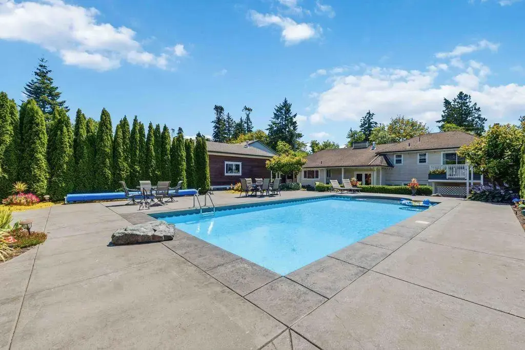 16127 8 Avenue, Surrey