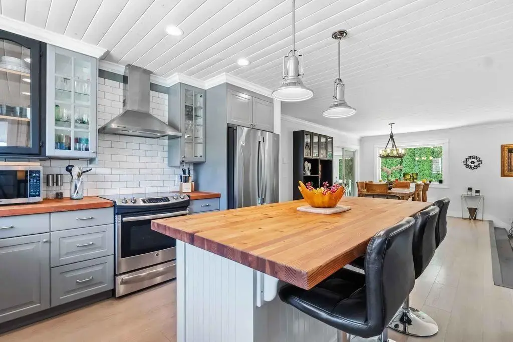 16127 8 Avenue, Surrey