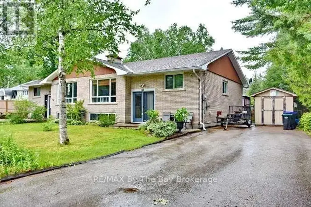 60 53rd Street S, Wasaga Beach