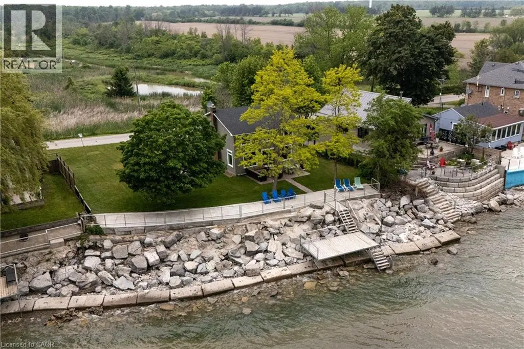 2118 Lakeshore Road, Dunnville