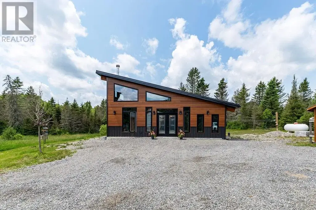 895 Horseshoe Lake Road, Sudbury