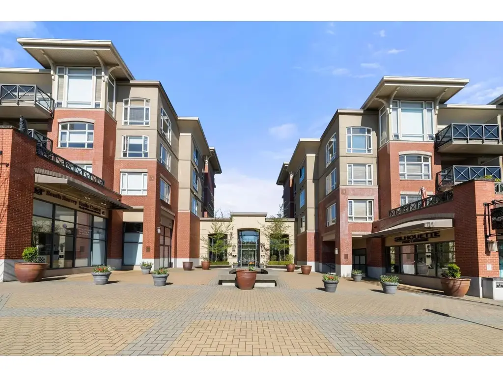203 2970 King George Boulevard, Surrey