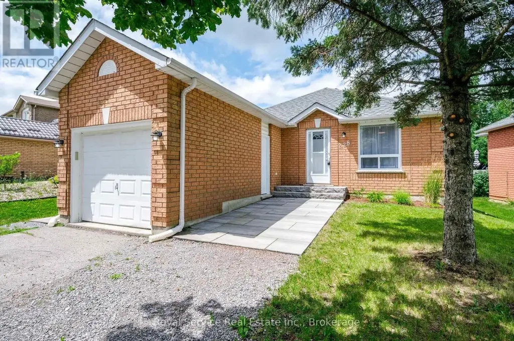 228 Towerhill Road, Peterborough (Northcrest Ward 5)