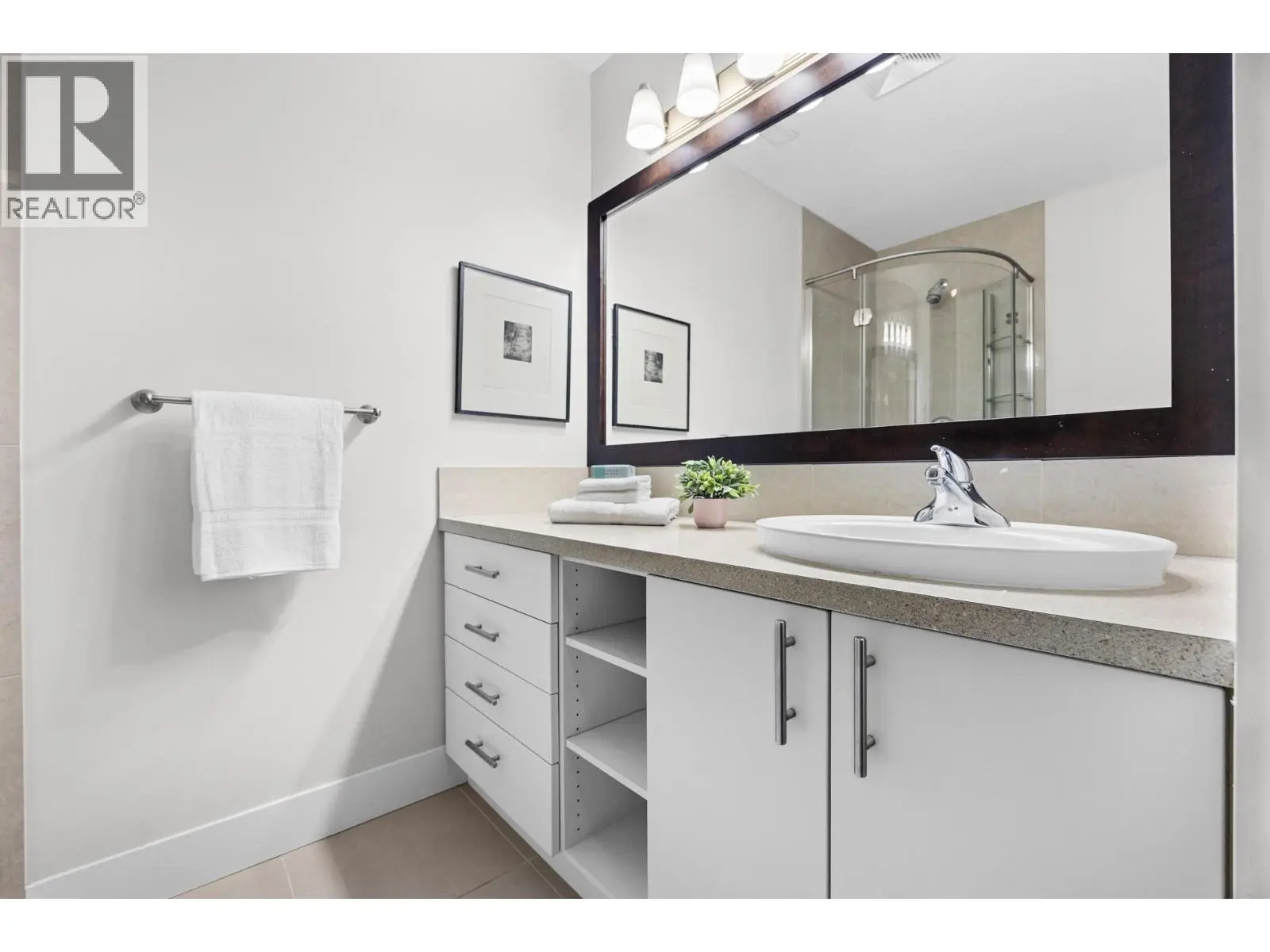 1870 Parkinson Way Unit# 201. Kelowna, British Columbia