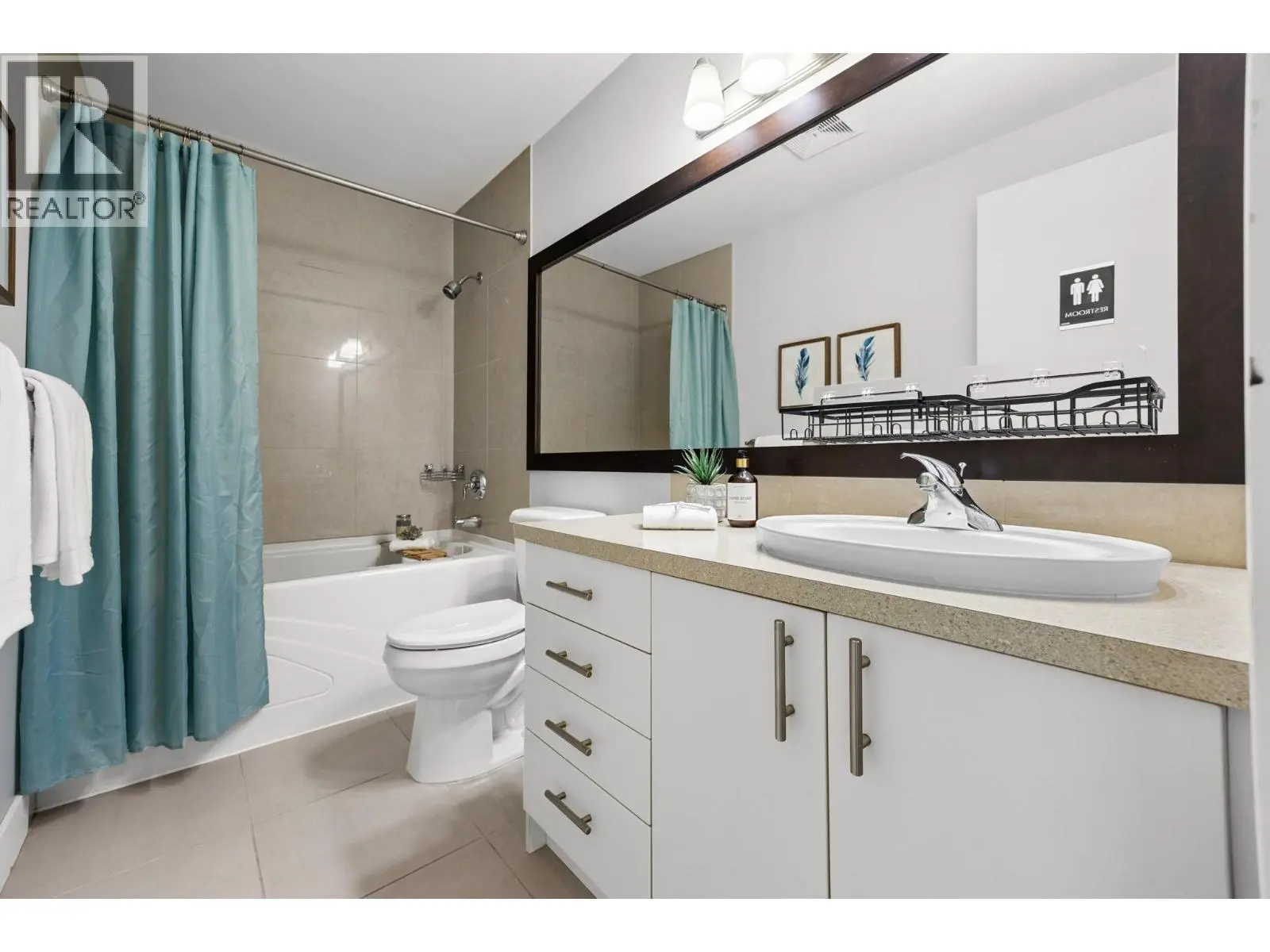 1870 Parkinson Way Unit# 201. Kelowna, British Columbia
