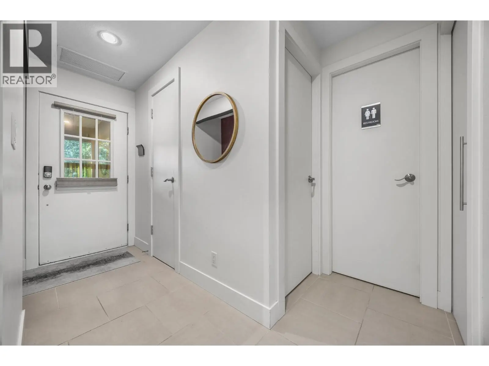 1870 Parkinson Way Unit# 201. Kelowna, British Columbia