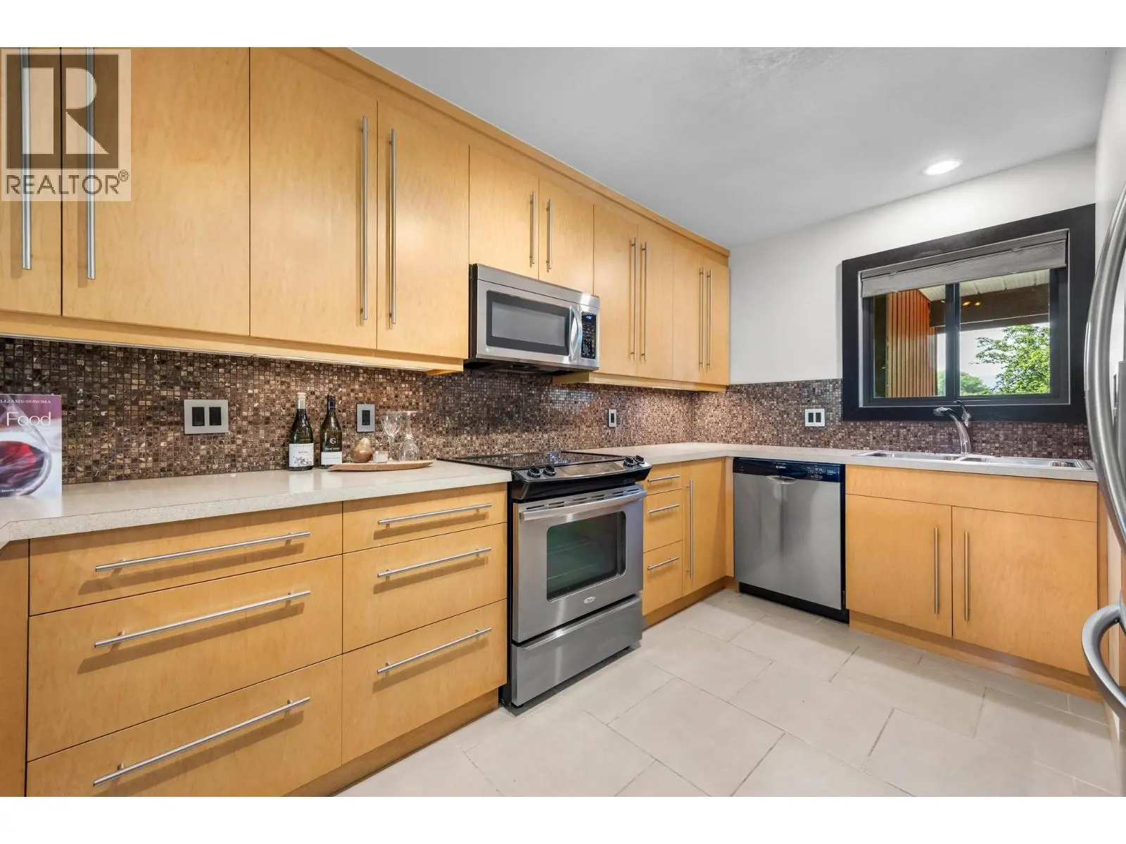 1870 Parkinson Way Unit# 201. Kelowna, British Columbia