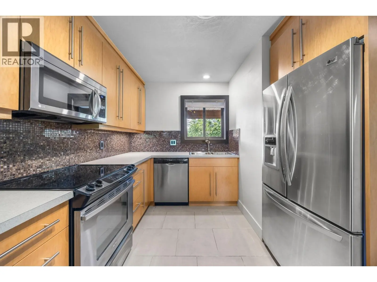 1870 Parkinson Way Unit# 201. Kelowna, British Columbia