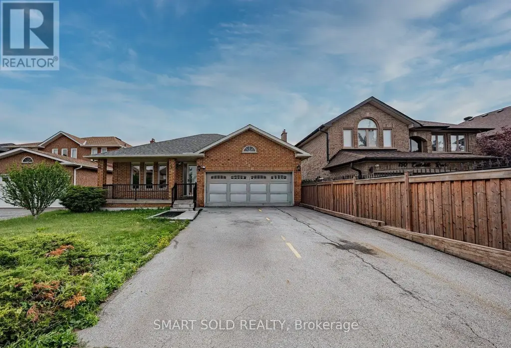 148 Castlehill Road, Vaughan (Maple)