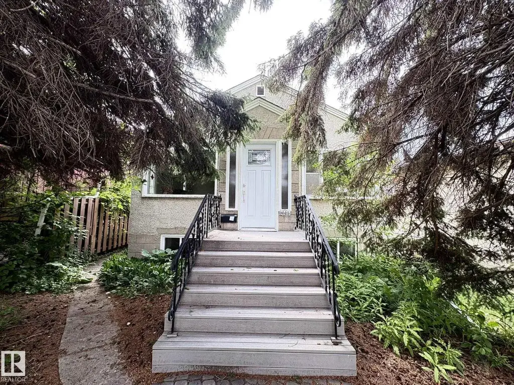 9513 88 Av Nw, Edmonton