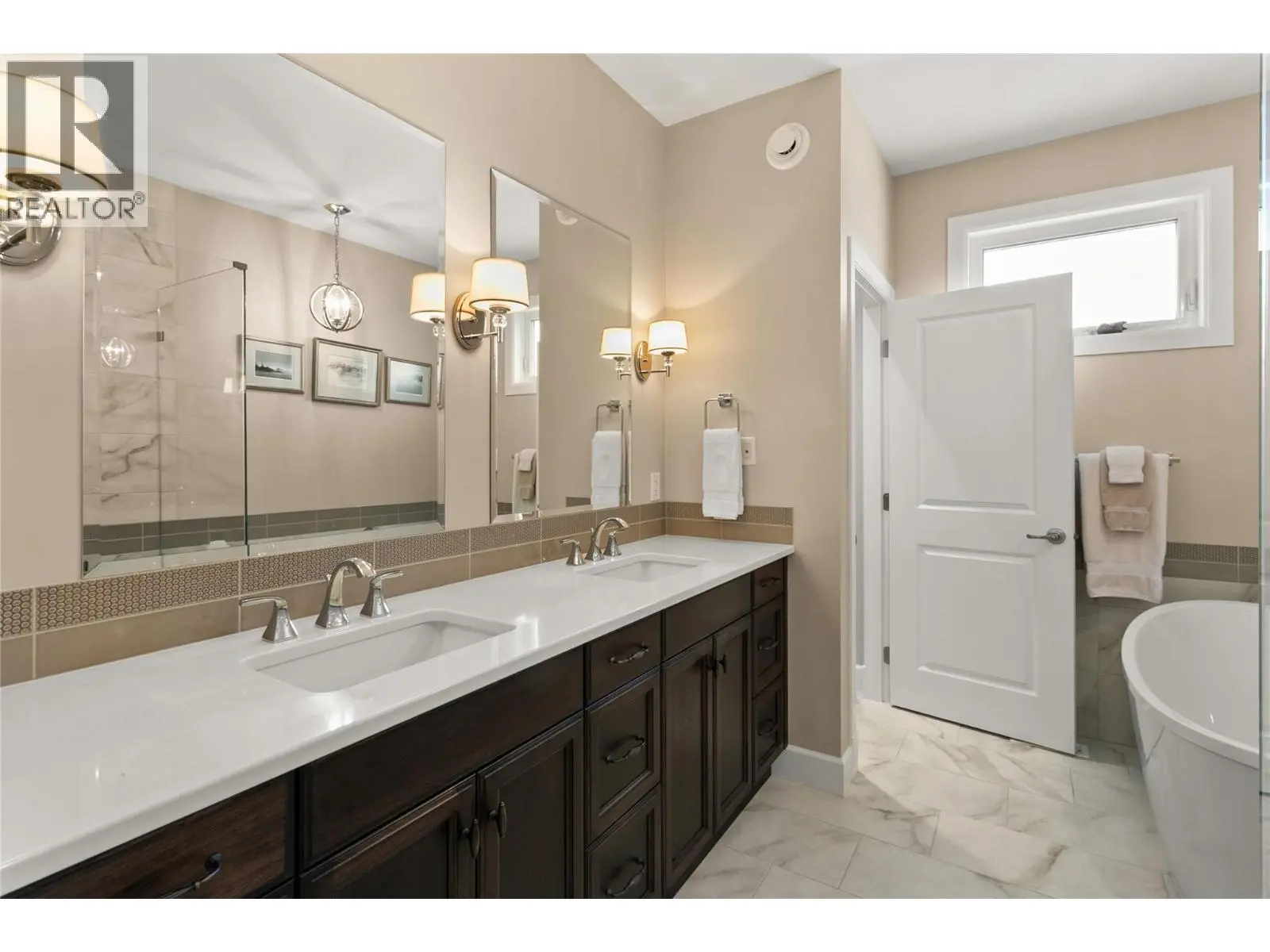 165 Summer Wood Drive. Kelowna, British Columbia