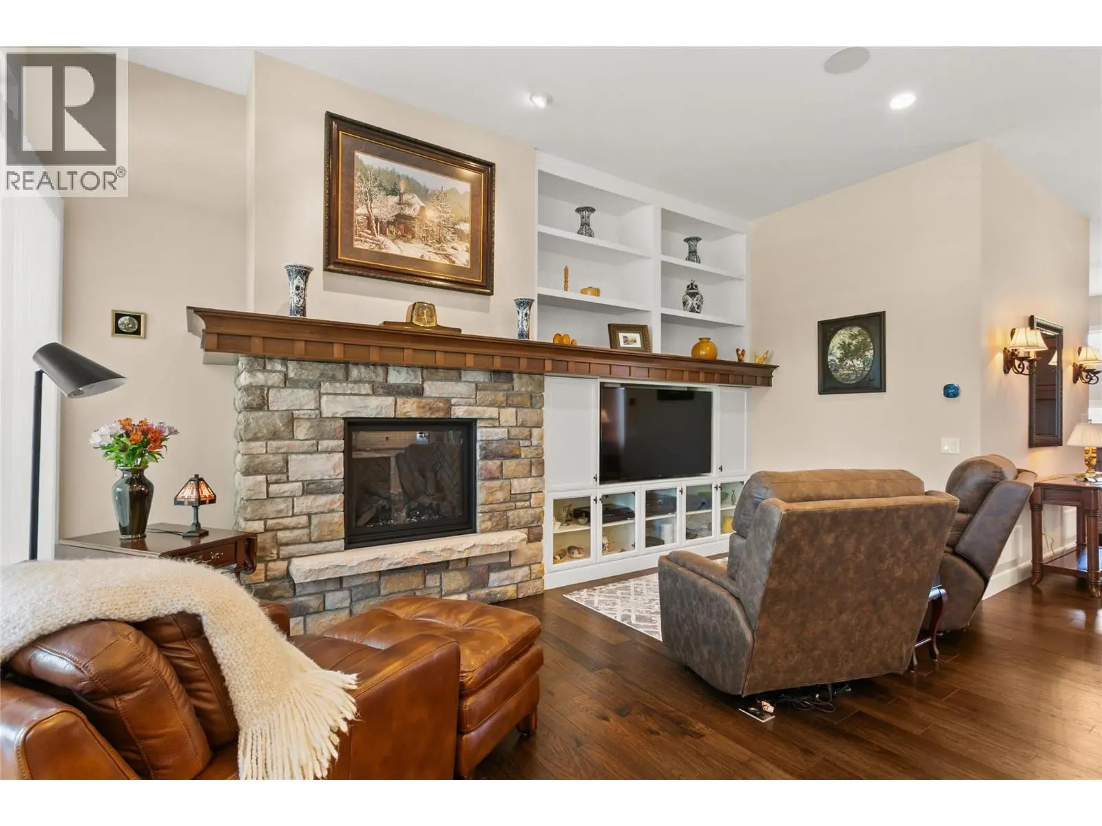 165 Summer Wood Drive. Kelowna, British Columbia