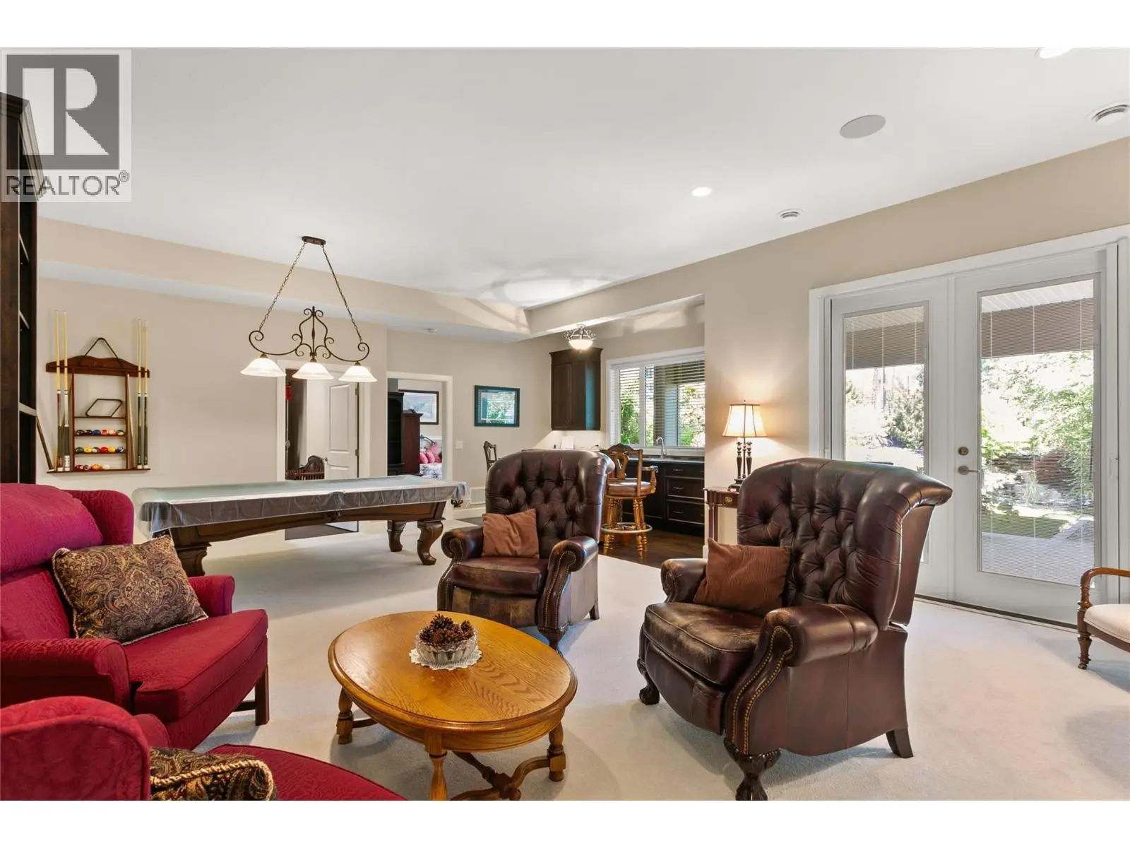 165 Summer Wood Drive. Kelowna, British Columbia