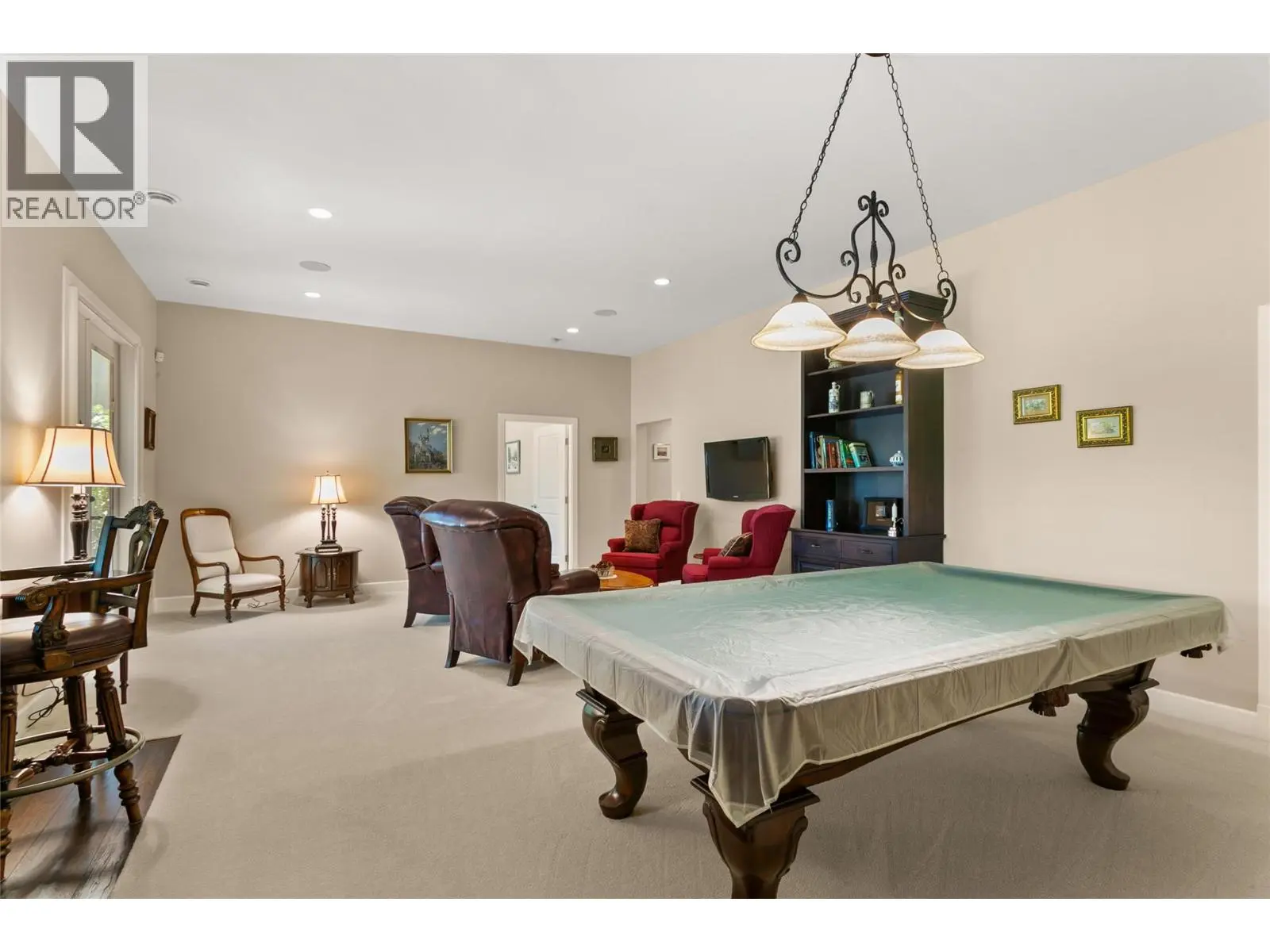 165 Summer Wood Drive. Kelowna, British Columbia