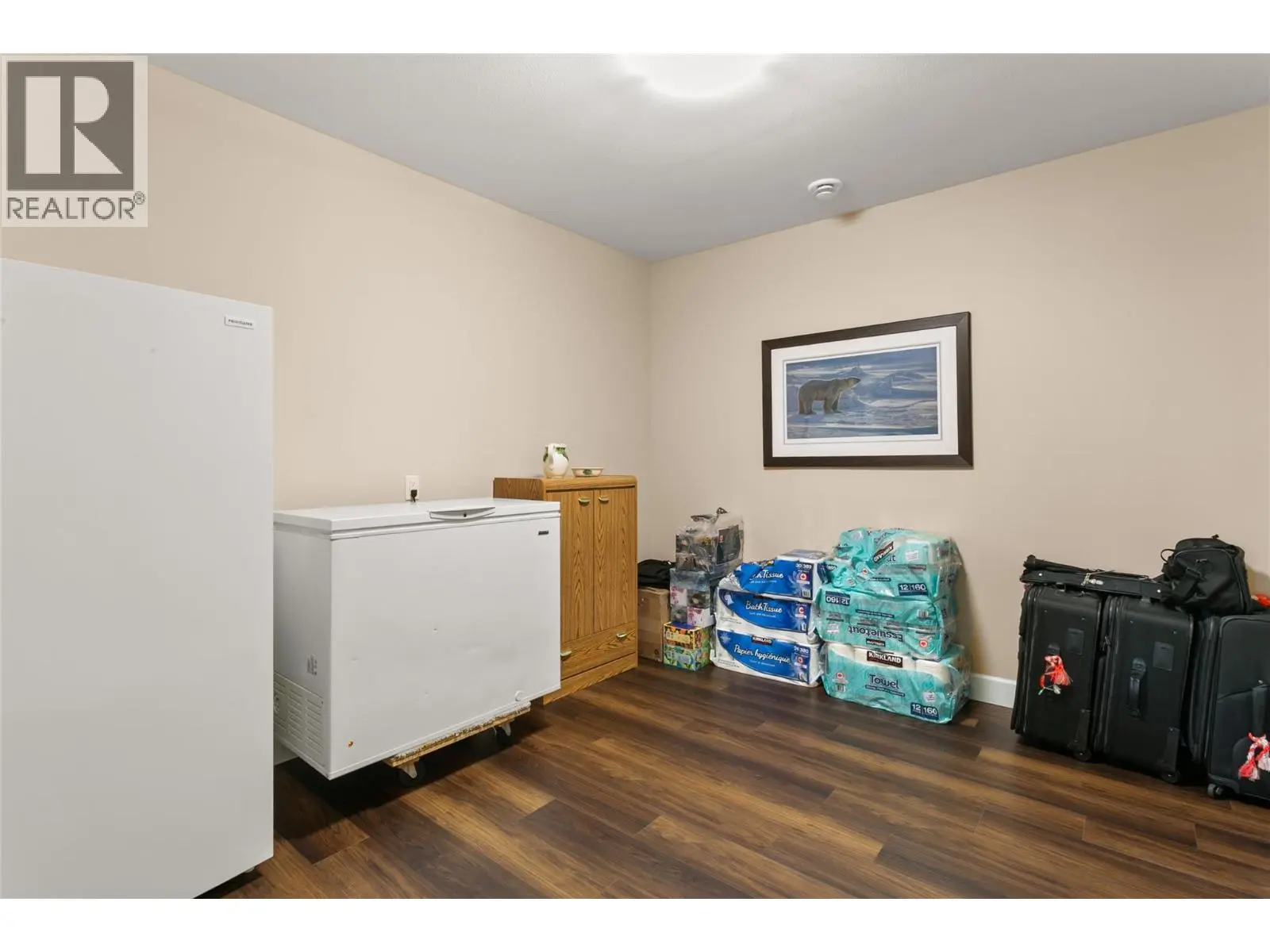 165 Summer Wood Drive. Kelowna, British Columbia