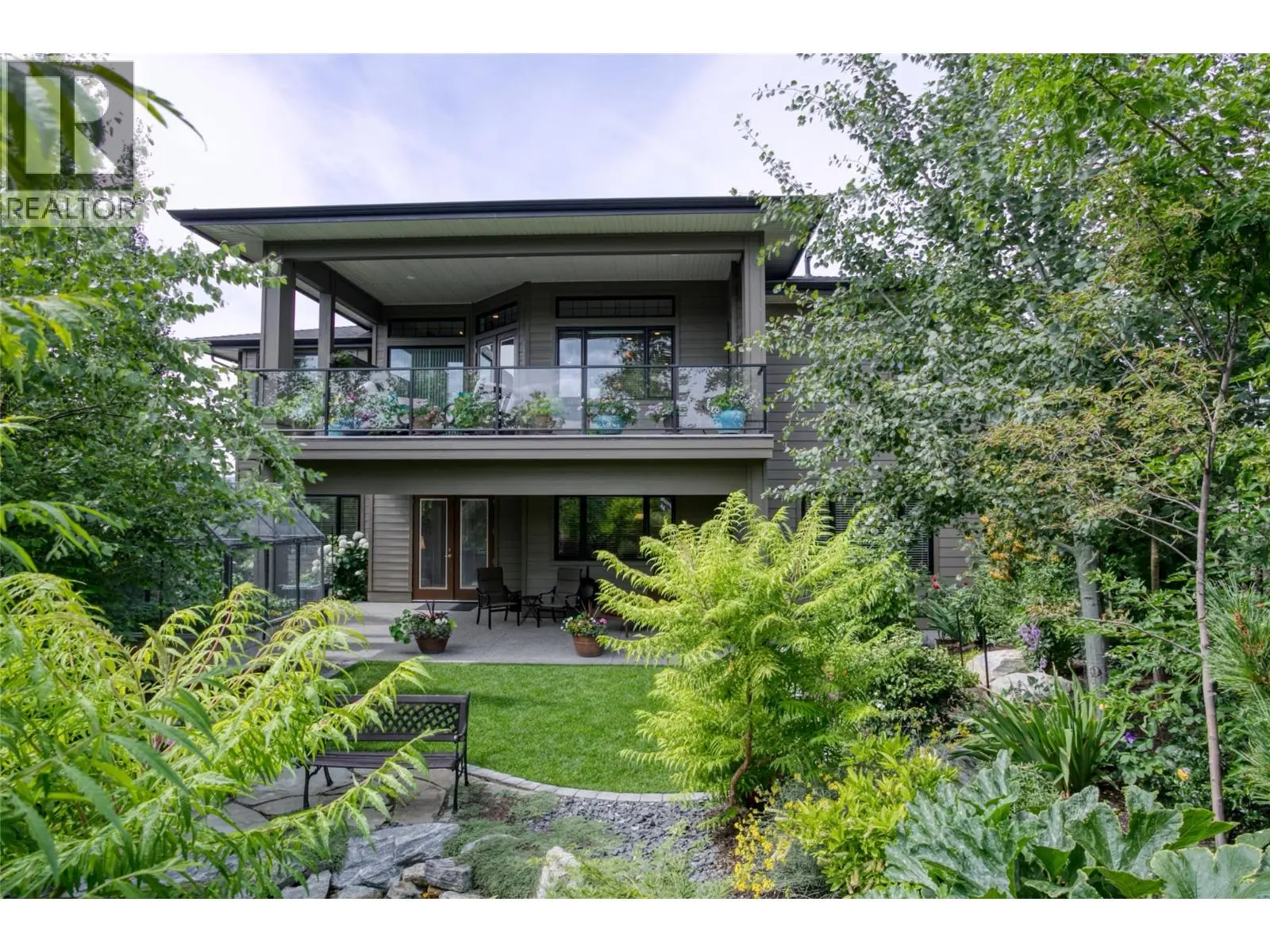 165 Summer Wood Drive. Kelowna, British Columbia