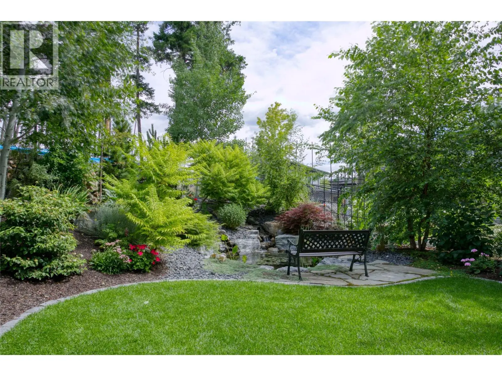 165 Summer Wood Drive. Kelowna, British Columbia