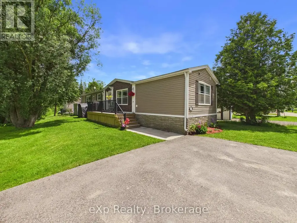 32 Maple Grove Village Road, Southgate