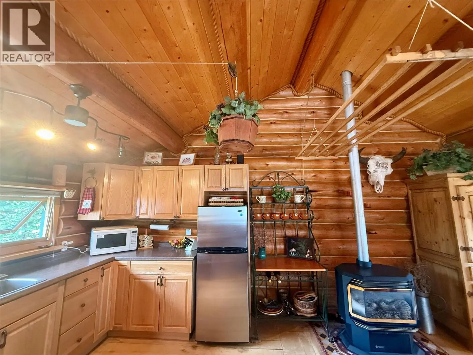 Cabin 4 Hatheume Lake Road. Peachland, British Columbia