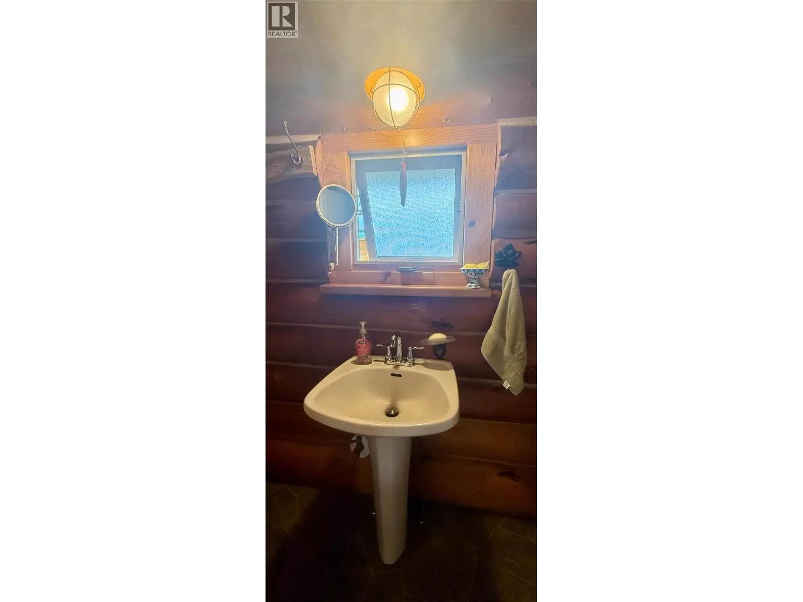 Cabin 4 Hatheume Lake Road. Peachland, British Columbia