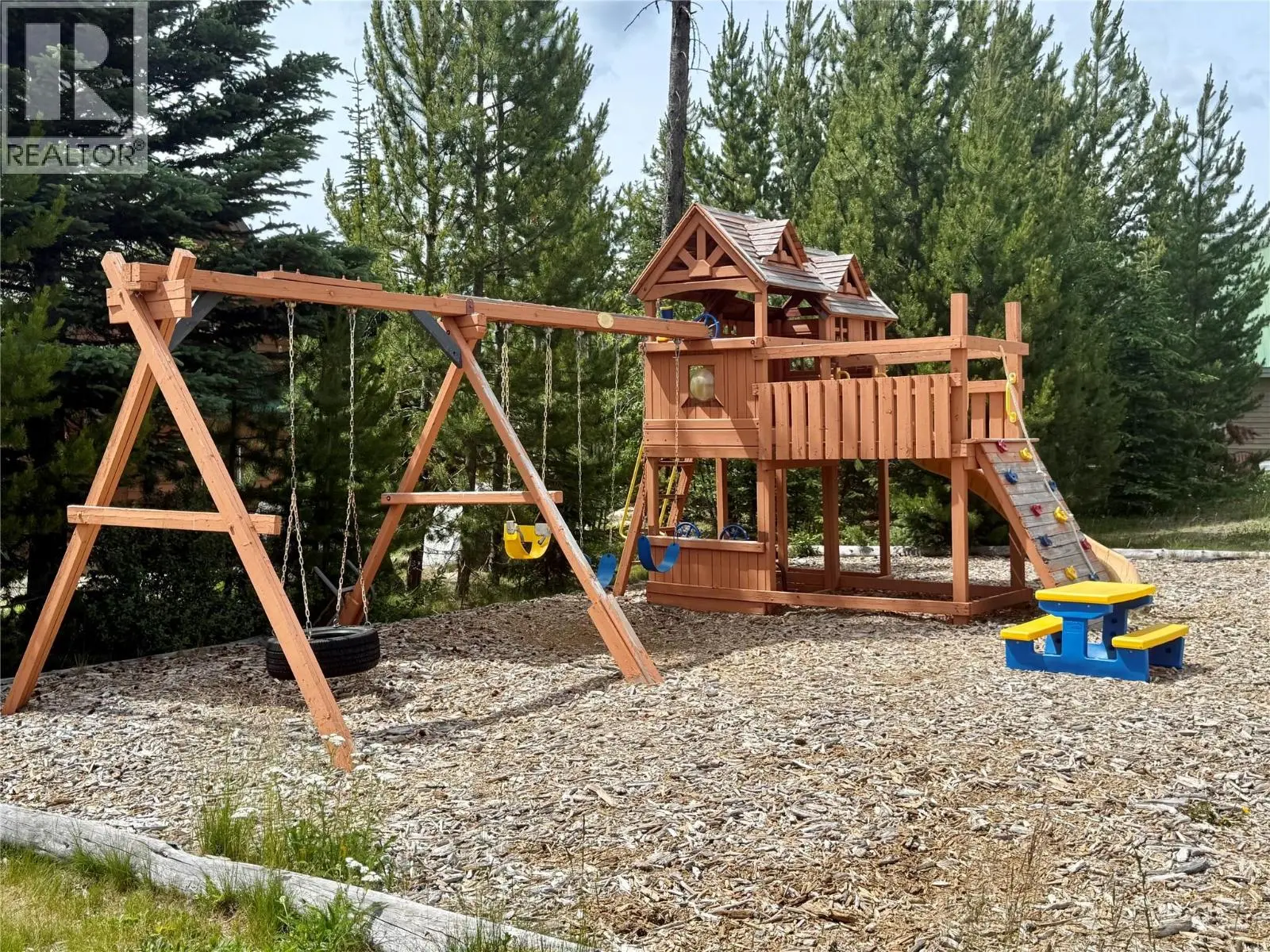 Cabin 4 Hatheume Lake Road. Peachland, British Columbia