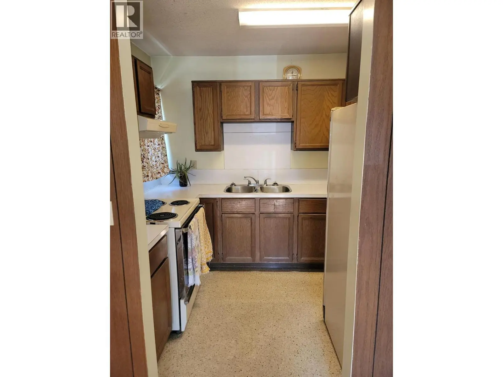 760 Cadder Avenue. Kelowna, British Columbia