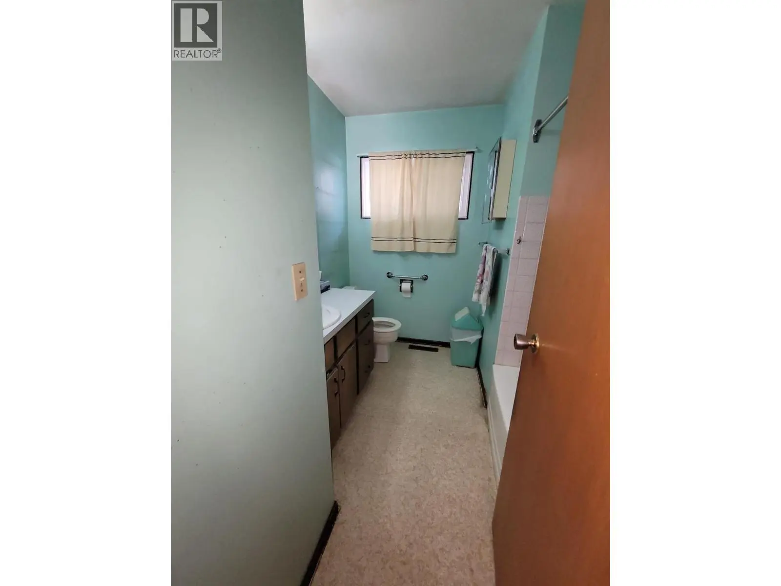 760 Cadder Avenue. Kelowna, British Columbia