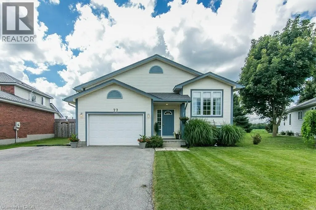 77 Lawrence Street, Wellesley