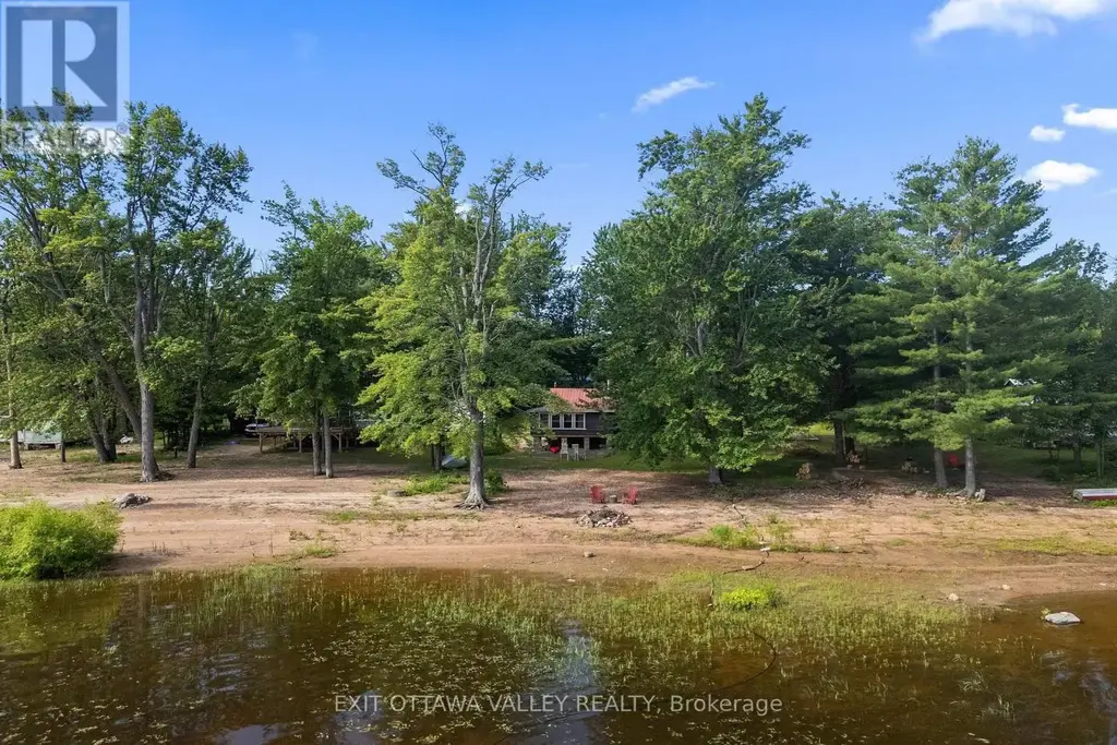 95 Sullivan Point Road, Laurentian Valley