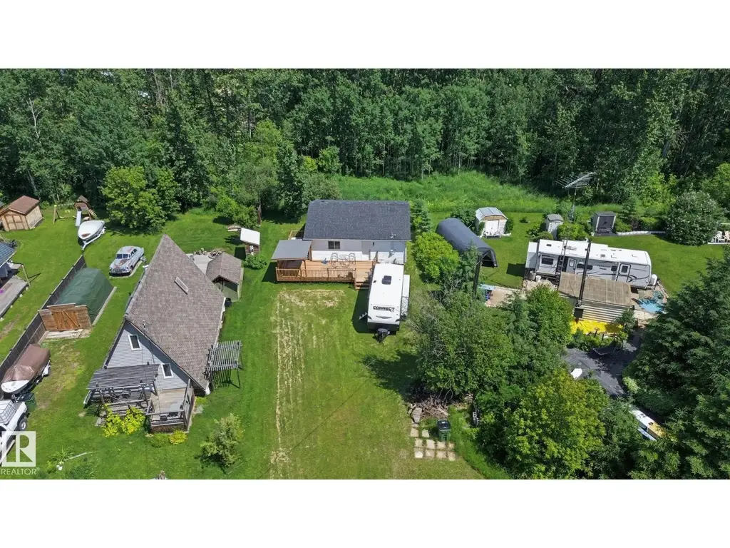21 Spruce Cr, Rural Lac Ste. Anne County
