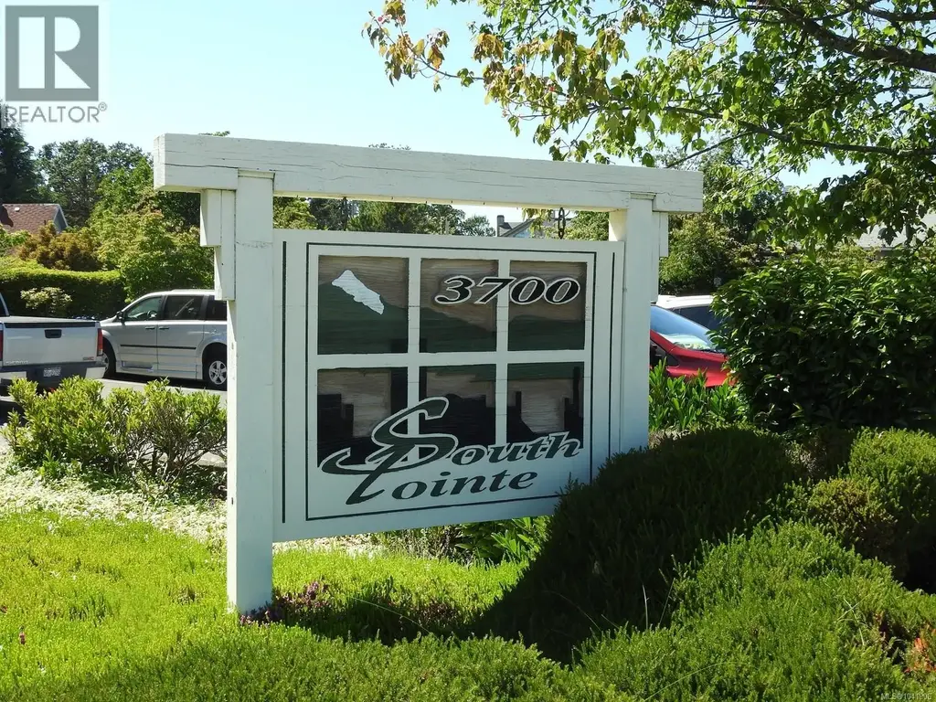 307 3700 Carey Rd, Saanich