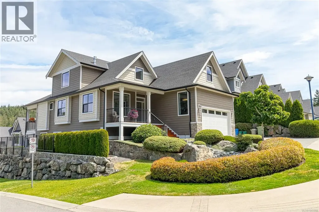 832 Ashbury Ave, Langford