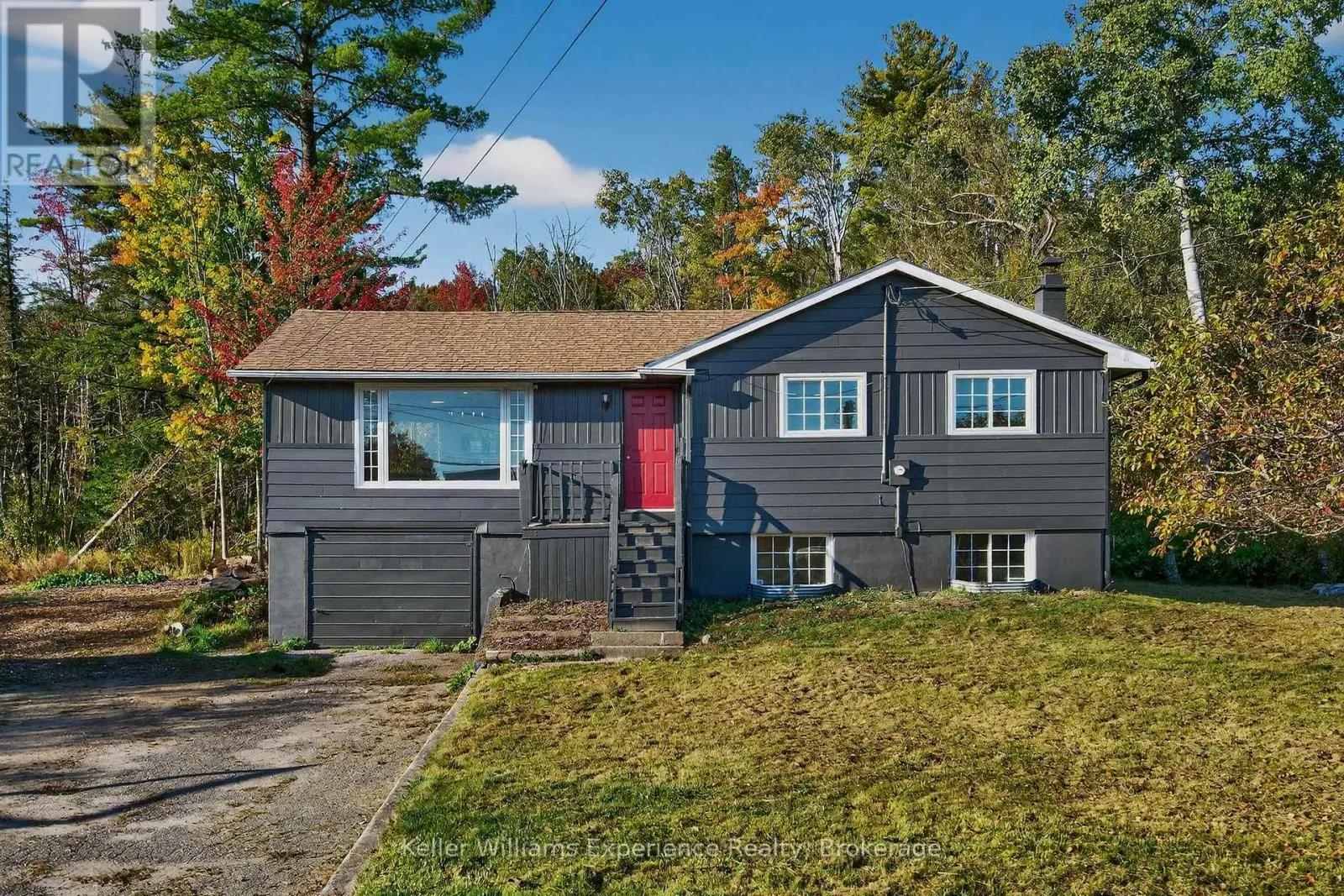 556 Champlain Road, Tiny