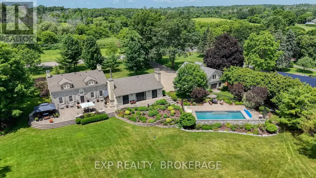 1527 County 2 Road W, Augusta