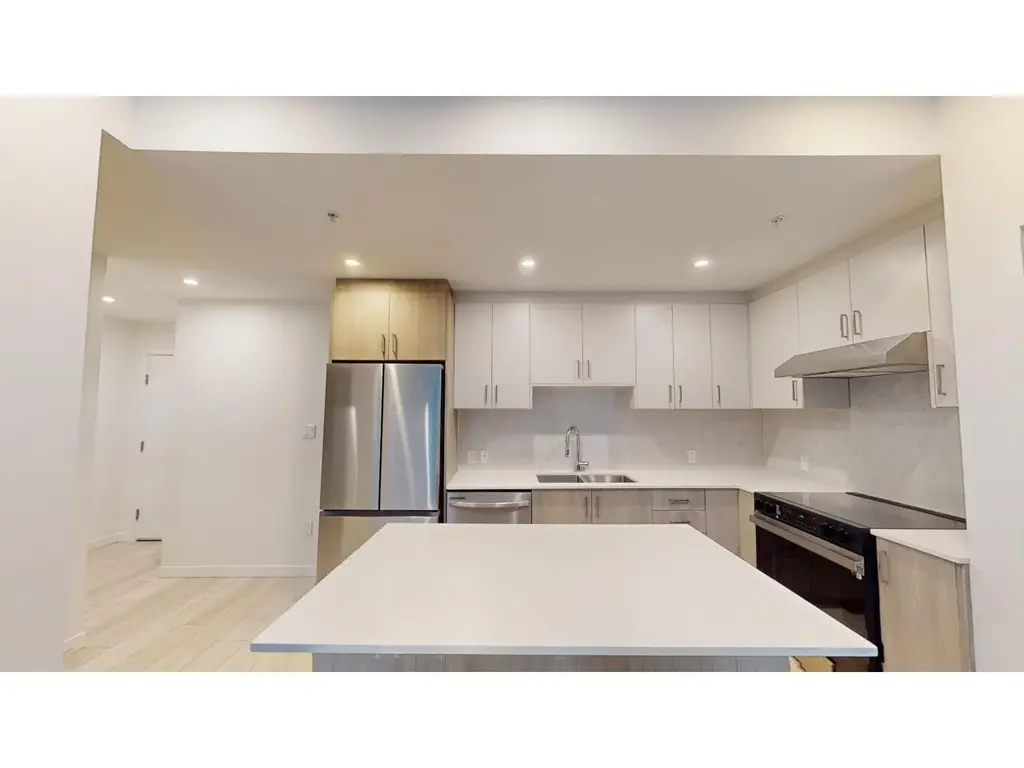 110 13838 108 Avenue, Surrey