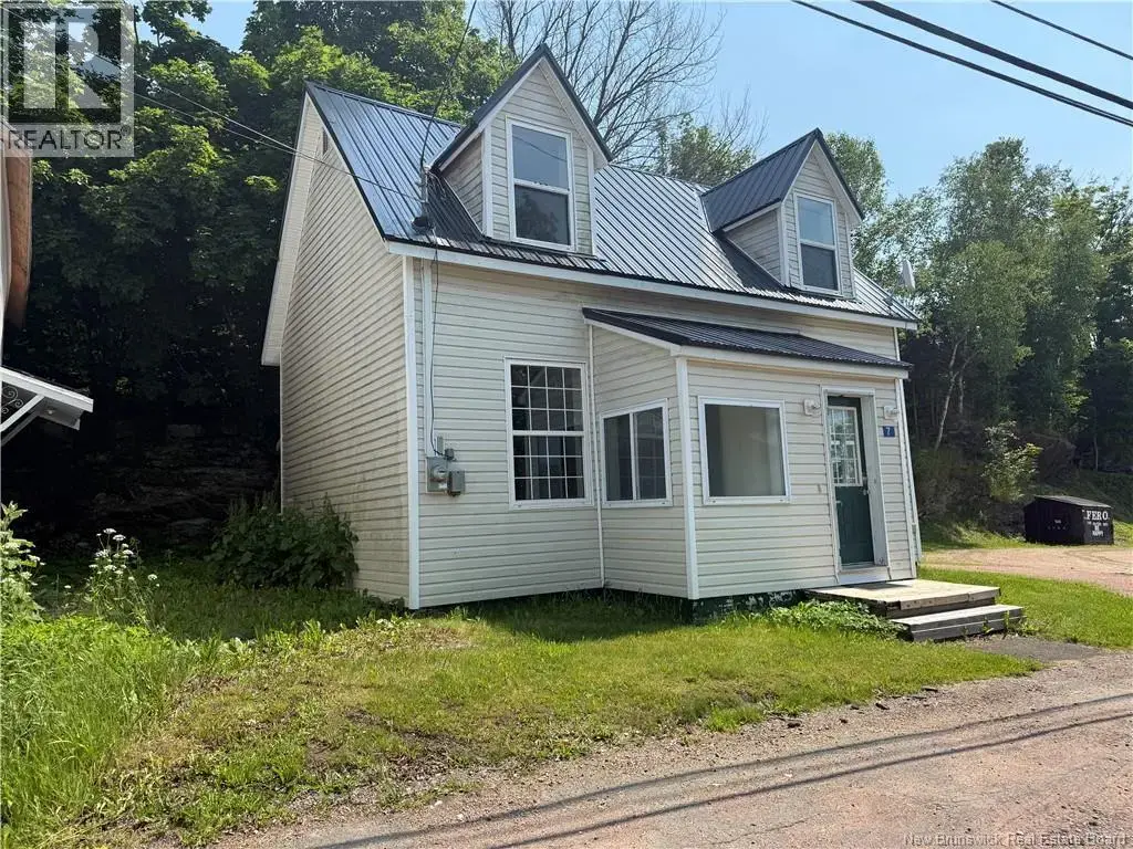 7 Woodlawn Road, Dorchester
