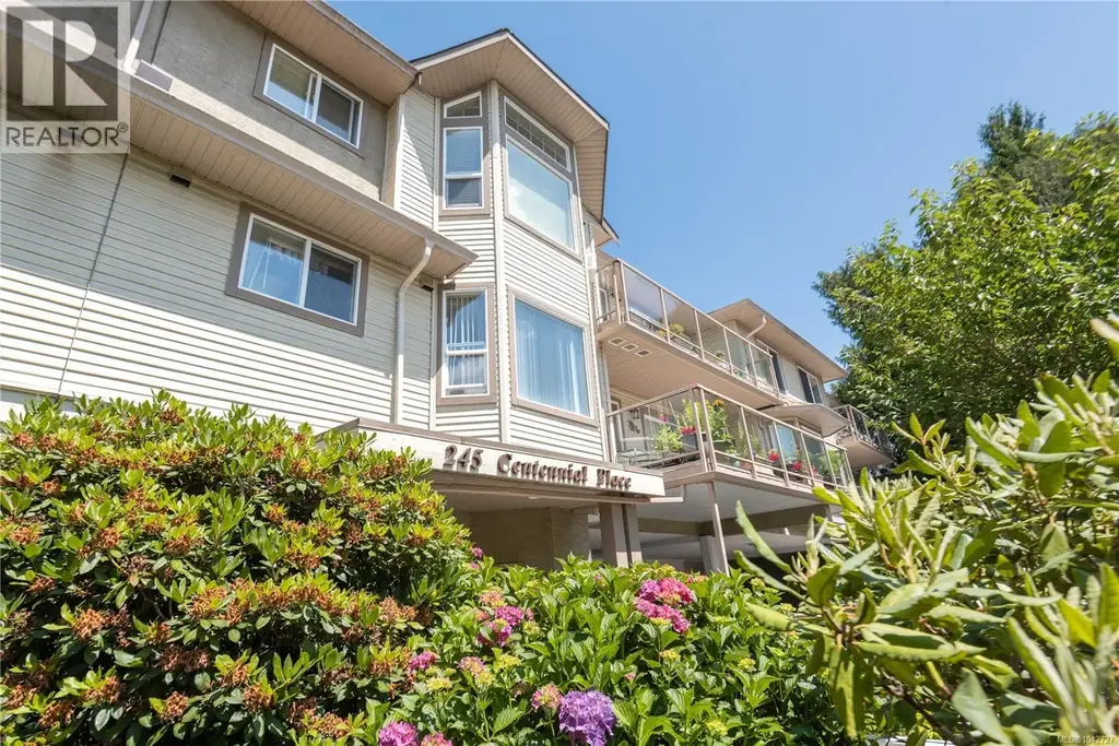302 245 First St, Duncan