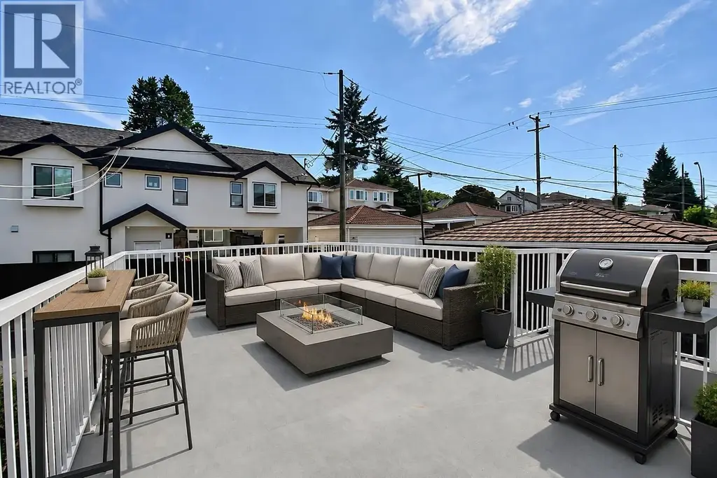 2216 E 41st Avenue, Vancouver