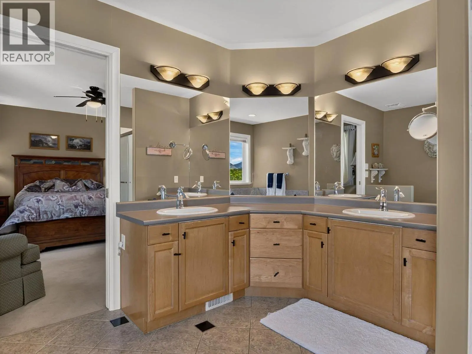 969 Skeena Drive. Kelowna, British Columbia