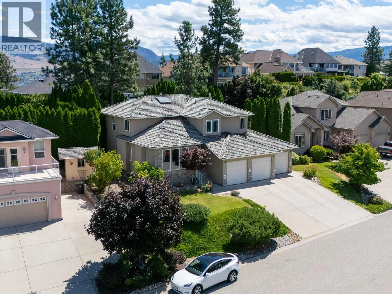 969 Skeena Drive. Kelowna, British Columbia