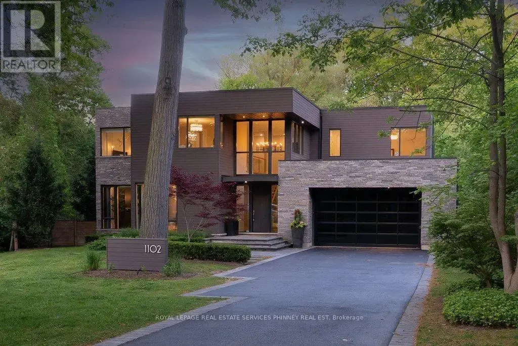 1102 Crestview Street, Oakville (MO Morrison)